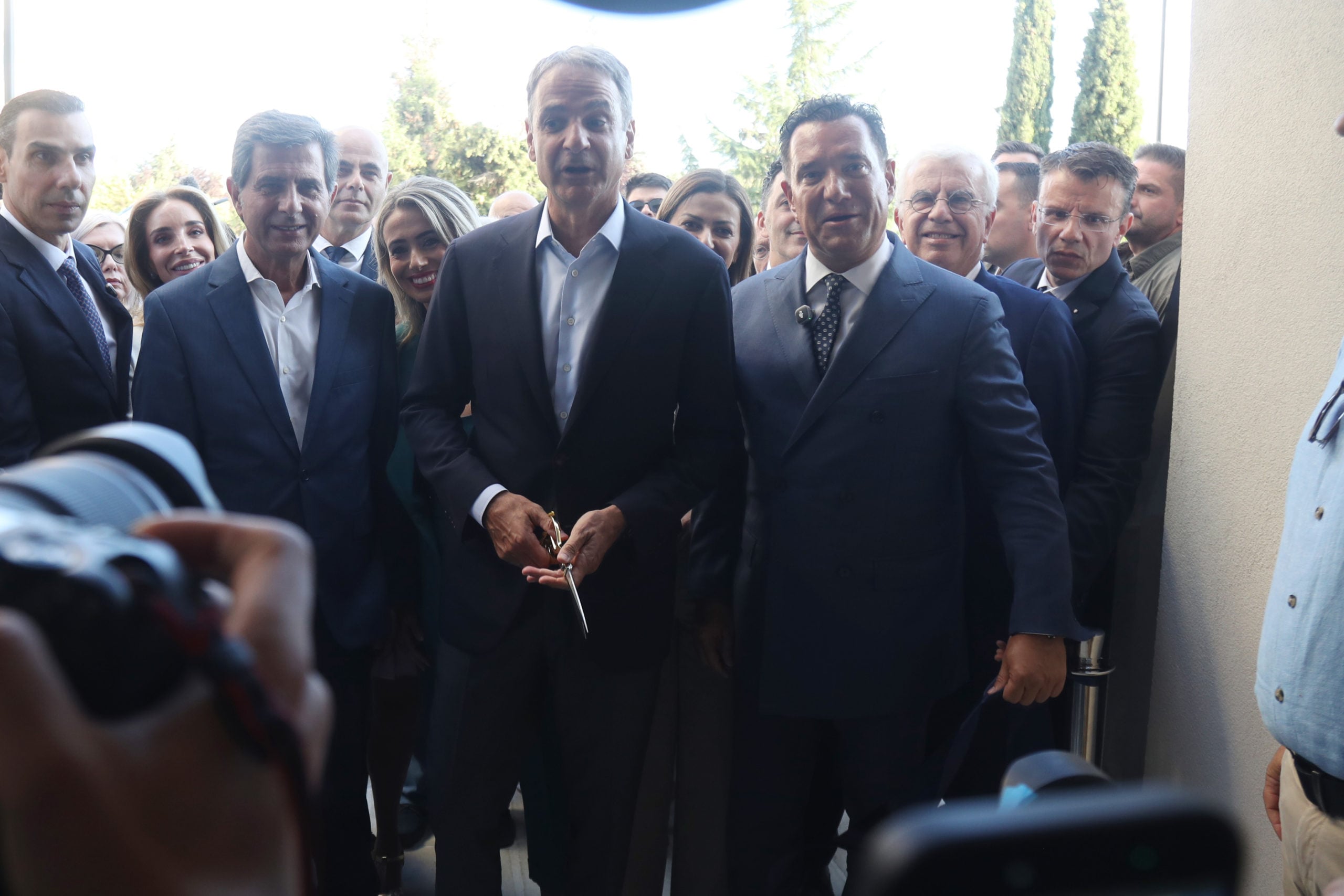 Κυριάκος Μητσοτάκης: Εγκαινίασε τη νέα Αιματολογική Κλινική στο «Παπανικολάου» – «Το πιο σύγχρονο Κέντρο στα Βαλκάνια» 17 ΕΠΙΣΚΕΨΗ ΤΟΥ ΠΡΩΘΥΠΟΥΡΓΟΥ ΚΥΡΙΑΚΟΥ ΜΗΤΣΟΤΑΚΗ ΣΤΟ ΓΕΝΙΚΟ ΝΟΣΟΚΟΜΕΙΟ ΘΕΣΣΑΛΟΝΙΚΗΣ "Γ. ΠΑΠΑΝΙΚΟΛΑΟΥ" / ΕΓΚΑΙΝΙΑ ΝΕΑΣ ΠΤΕΡΥΓΑΣ