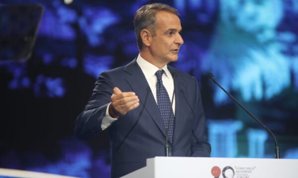 Κυριάκος Μητσοτάκης: Στίχος από τραγούδι στο «καρφί» στον Αλέξη Τσίπρα – «Ωραία που τα λες, μα έλα που σε ξέρω»