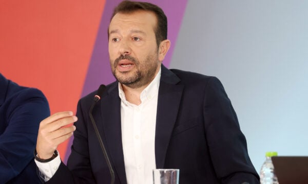 Νίκος Παππάς: Με 9 δισ. πλεόνασμα ως τον Ιούλιο, δεν μειώνουν τους έμμεσους φόρους, μόνο επιδοτούν την ακρίβεια