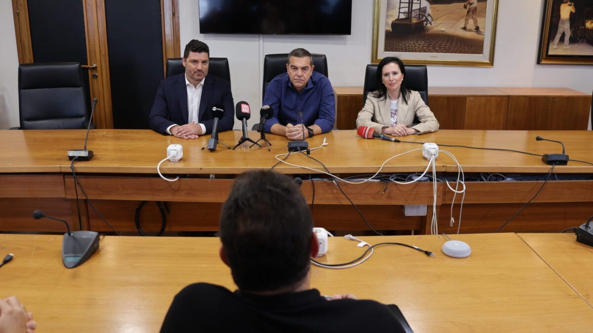Τσίπρας: Να αποτρέψουμε το αντεργατικό σχέδιο της κυβέρνησης για περικοπή του επιδόματος ανεργίας 2 Τσίπρας: Να αποτρέψουμε το αντεργατικό σχέδιο της κυβέρνησης για περικοπή του επιδόματος ανεργίας