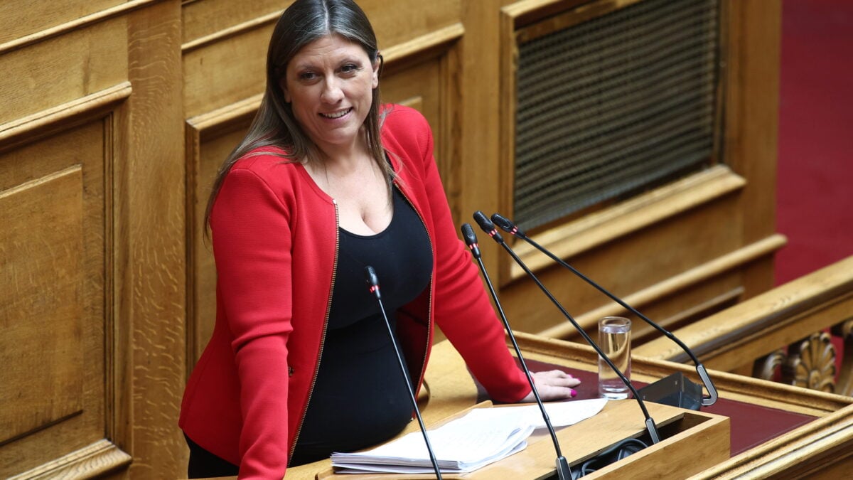 Ζωή Κωνσταντοπούλου: «Δεν έχουμε μια δημοκρατική κυβέρνηση – Πώς γίνεται κάθε πέτρα που σηκώνουμε να είναι η ΝΔ από κάτω;» 2 Ζωή Κωνσταντοπούλου: «Δεν έχουμε μια δημοκρατική κυβέρνηση – Πώς γίνεται κάθε πέτρα που σηκώνουμε να είναι η ΝΔ από κάτω;»