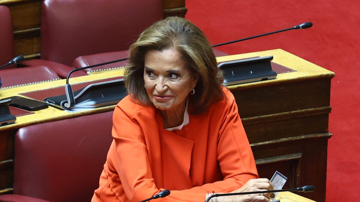Ντόρα Μπακογιάννη: «Βλέπω αλαζονεία σε υπουργούς του Μητσοτάκη και θα έλεγα να ξεκαβαλικέψουν» 1 Ντόρα Μπακογιάννη: «Βλέπω αλαζονεία σε υπουργούς του Μητσοτάκη και θα έλεγα να ξεκαβαλικέψουν»