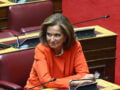 Ντόρα Μπακογιάννη: «Βλέπω αλαζονεία σε υπουργούς του Μητσοτάκη και θα έλεγα να ξεκαβαλικέψουν»