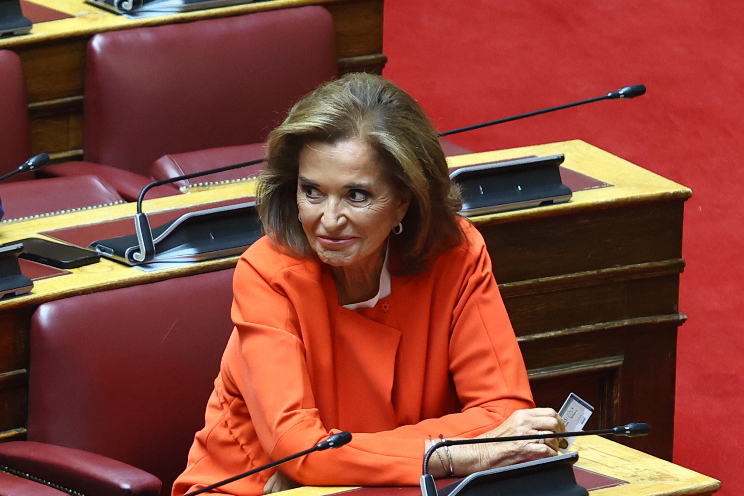 Ντόρα Μπακογιάννη: «Βλέπω αλαζονεία σε υπουργούς του Μητσοτάκη και θα έλεγα να ξεκαβαλικέψουν»