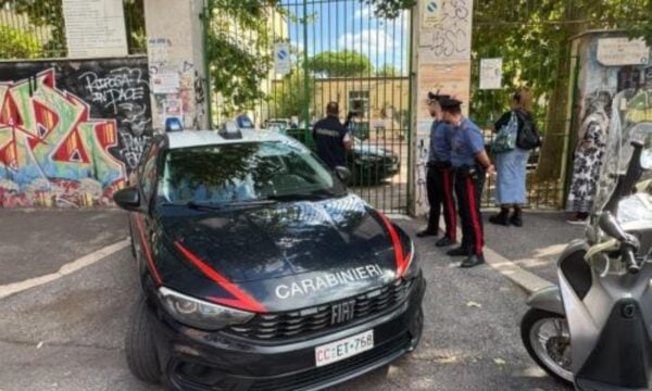 Ρώμη: 13χρονος μαθητής μαχαίρωσε καθηγήτριά του σε σχολείο και την είχε ψεκάσει με σπρέι πιπεριού