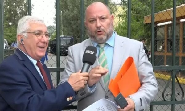 Ανδρέας Θεοδωρόπουλος: Η σύζυγός του Γωγώ στο πλευρό του – Τι λέει για το βίντεο με τον φερόμενο ξυλοδαρμό