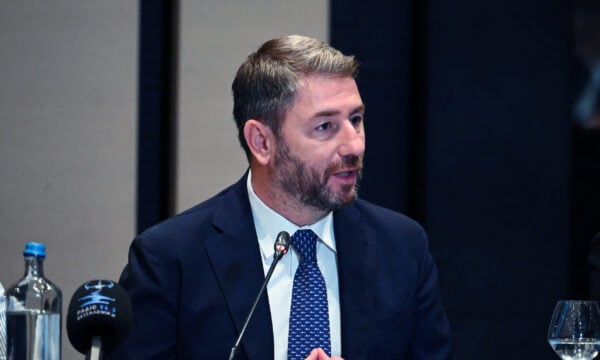 Ανδρουλάκης: «Ασπίδα του Αχιλλέα» – Να απαντήσει ο Πρωθυπουργός, είμαστε ή δεν είμαστε σε ομηρία;