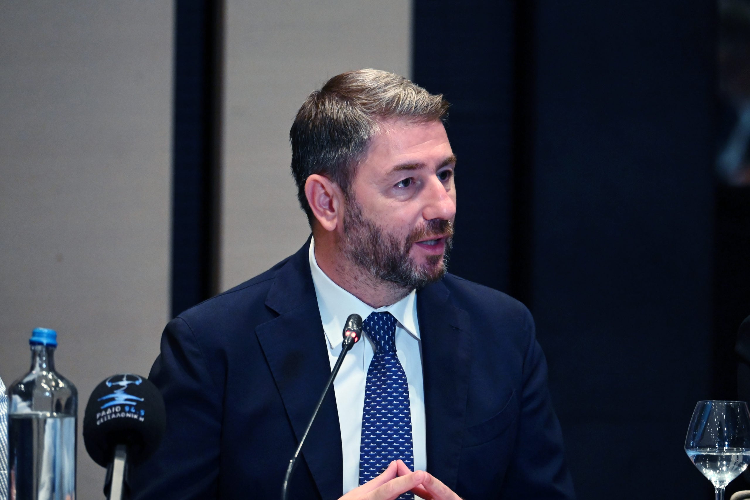 Ανδρουλάκης: «Ασπίδα του Αχιλλέα» – Να απαντήσει ο Πρωθυπουργός, είμαστε ή δεν είμαστε σε ομηρία;