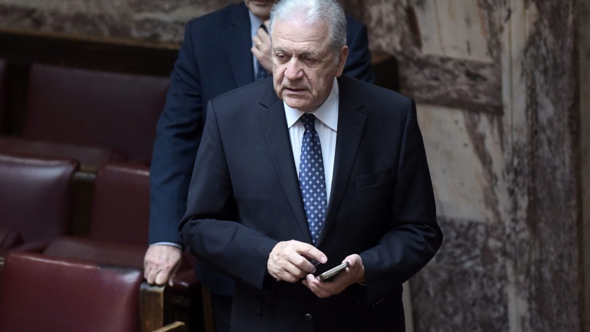 Qatargate: Κλείνει στο Εφετείο ο φάκελος για το ένταλμα σύλληψης του Δημήτρη Αβραμόπουλου – Ανακλήθηκε η εντολή των βελγικών Αρχών 1 Qatargate: Κλείνει στο Εφετείο ο φάκελος για το ένταλμα σύλληψης του Δημήτρη Αβραμόπουλου – Ανακλήθηκε η εντολή των βελγικών Αρχών