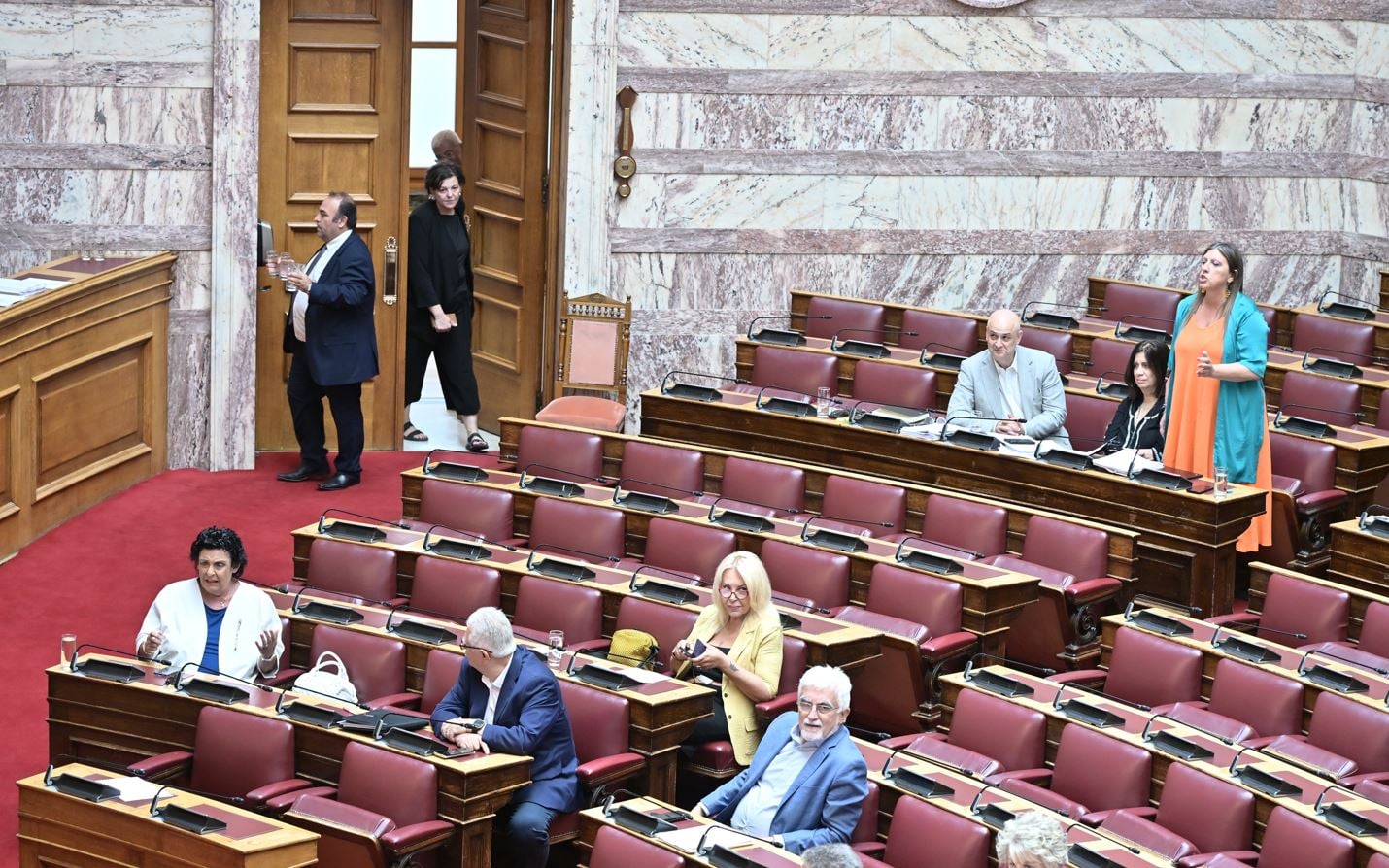 Στη Βουλή το νομοσχέδιο για τους δημόσιους υπαλλήλους: Οι νέοι κανόνες για την υπηρεσιακή εξέλιξη