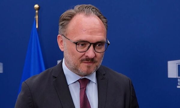 Επίτροπος Ενέργειας: Στο τραπέζι η χαλάρωση κανόνων για την ενέργεια και τα καύσιμα