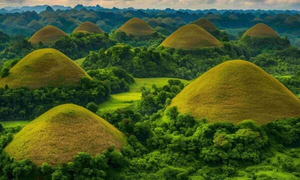 Οι Γίγαντες των Chocolate Hills: Το κρανίο και όσα κρύβονται κάτω από τη Bohol (Vid)
