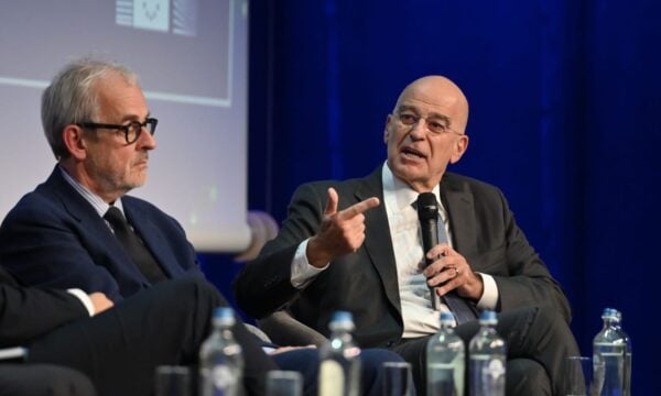 Δένδιας στις Βρυξέλλες: «Η Τουρκία συνιστά απειλή για την Ελλάδα»