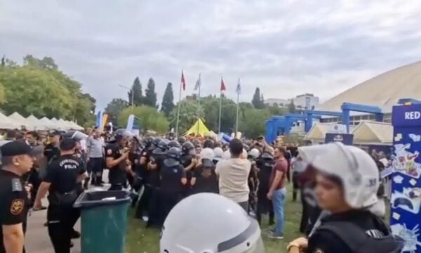Τουρκία: 27 φοιτητές συνελήφθησαν μετά την αστυνομική έφοδο στο Πανεπιστήμιο Αιγαίου στη Σμύρνη – ΒΙΝΤΕΟ