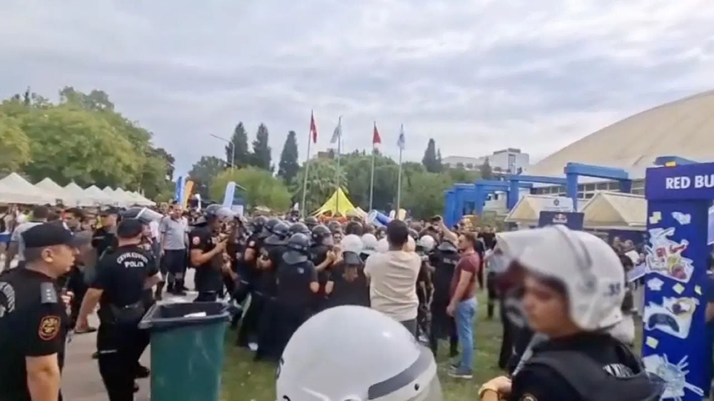 Τουρκία: 27 φοιτητές συνελήφθησαν μετά την αστυνομική έφοδο στο Πανεπιστήμιο Αιγαίου στη Σμύρνη – ΒΙΝΤΕΟ