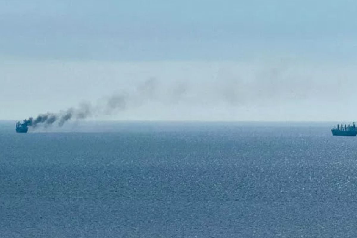 Ρωσικό πλήγμα σε ουκρανικό εμπορικό πλοίο στη Μαύρη Θάλασσα – Τι υποστηρίζει η Μόσχα