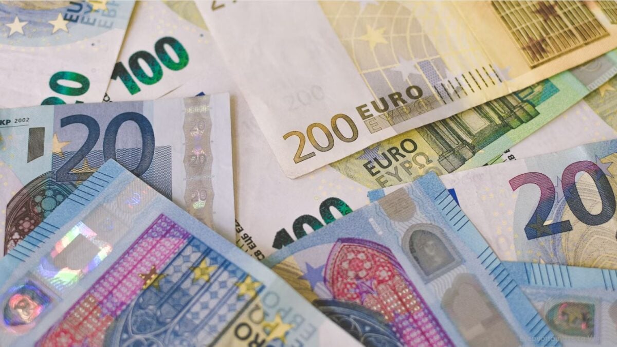 Eurostat: Το 87% των Ελλήνων δυσκολεύεται να τα βγάλει πέρα 2 Eurostat: Το 87% των Ελλήνων δυσκολεύεται να τα βγάλει πέρα
