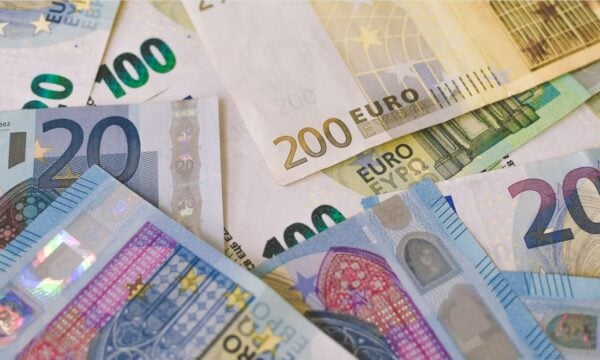Eurostat: Το 87% των Ελλήνων δυσκολεύεται να τα βγάλει πέρα