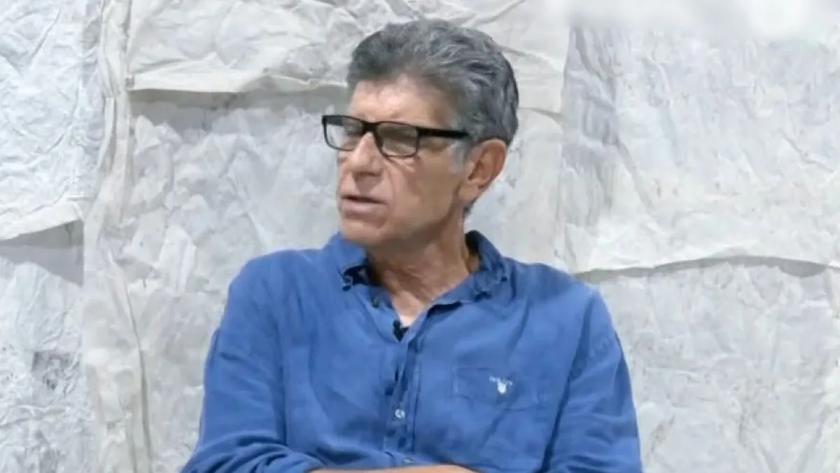 Γιάννης Μπέζος: Η «Σούπερ Ήρωες» είναι η τελευταία του σειρά – «Το θεωρώ γελοίο, είναι θρησκεμπόριο»