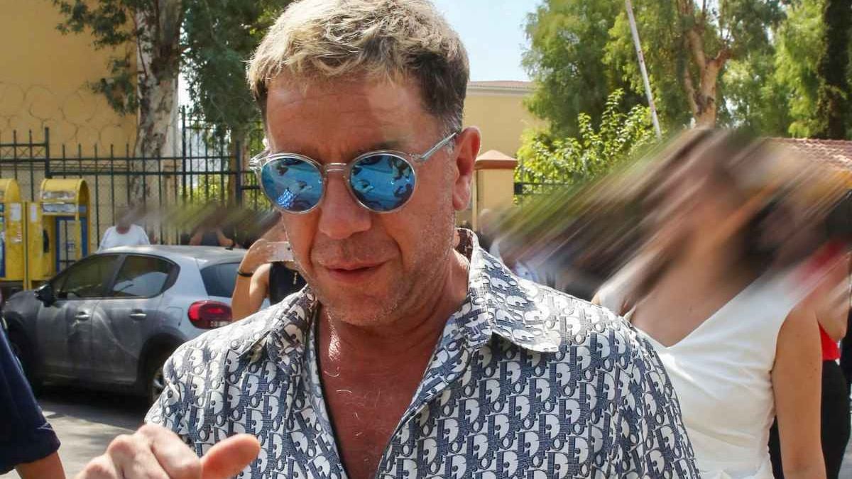 Γιώργος Μαζωνάκης: Τι είναι η πλασμαφαίρεση που πήγε να κάνει στην ιδιωτική κλινική στο Κολωνάκι – Ποιοι οι κίνδυνοι και οι επιπλοκές 2 Γιώργος Μαζωνάκης: Τι είναι η πλασμαφαίρεση που πήγε να κάνει στην ιδιωτική κλινική στο Κολωνάκι – Ποιοι οι κίνδυνοι και οι επιπλοκές