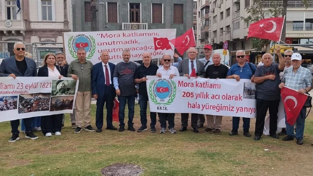 Τριπολιτσά: Το τουρκικό ΥΠΕΞ μιλά για «συστηματικές σφαγές» – Διαμαρτυρία έξω από το ελληνικό προξενείο στη Σμύρνη 1 Τριπολιτσά: Το τουρκικό ΥΠΕΞ μιλά για «συστηματικές σφαγές» – Διαμαρτυρία έξω από το ελληνικό προξενείο στη Σμύρνη