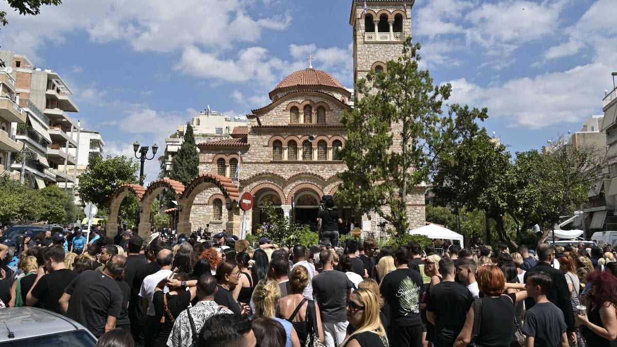 Κηδεία Μαζωνάκη