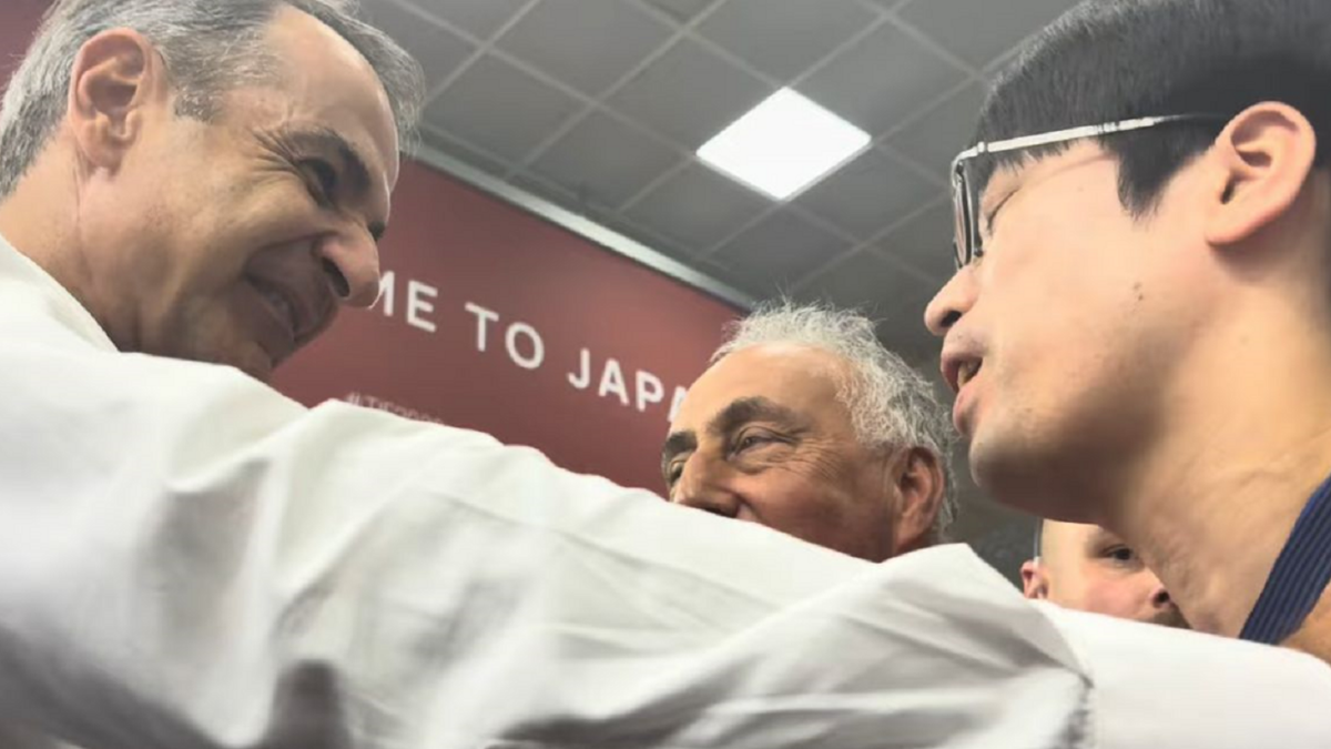 ΔΕΘ 2026: Συνάντηση του Κυριάκου Μητσοτάκη με τον Ιάπωνα που χορεύει ποντιακά – Βίντεο 1 ΔΕΘ 2026: Συνάντηση του Κυριάκου Μητσοτάκη με τον Ιάπωνα που χορεύει ποντιακά – Βίντεο
