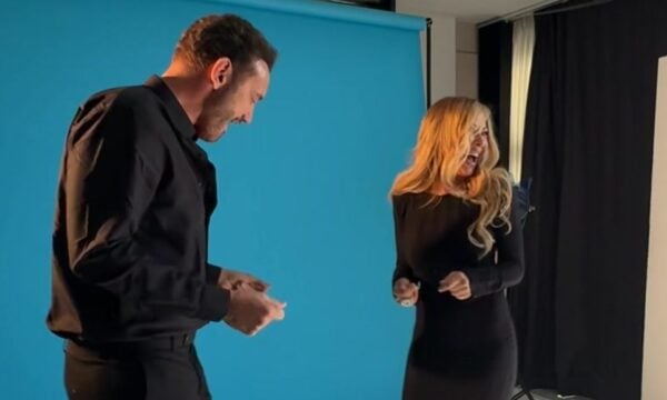 Χρήστος Μενιδιάτης και Μελίνα Ασλανίδου: Χορεύουν στα παρασκήνια σε βίντεο