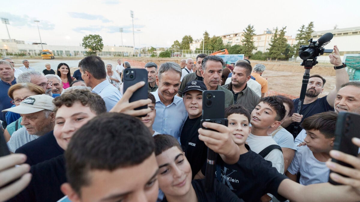ΔΕΘ 2026: Η συνάντηση του Κυριάκου Μητσοτάκη με δημοσιογράφους και το δείπνο με τη Μαρέβα – Το πάρτι της ΟΝΝΕΔ και όσα συζήτησε με νέους 3 ΔΕΘ 2026: Η συνάντηση του Κυριάκου Μητσοτάκη με δημοσιογράφους και το δείπνο με τη Μαρέβα – Το πάρτι της ΟΝΝΕΔ και όσα συζήτησε με νέους