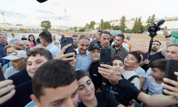 ΔΕΘ 2026: Η συνάντηση του Κυριάκου Μητσοτάκη με δημοσιογράφους και το δείπνο με τη Μαρέβα – Το πάρτι της ΟΝΝΕΔ και όσα συζήτησε με νέους