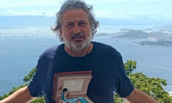 Νάσος Κομιανός: Ποιος είναι ο υπνοθεραπευτής που έλαβε τη φωτογραφία του Μαζωνάκη – Τι είναι η υπνοσκόπηση που κάνει