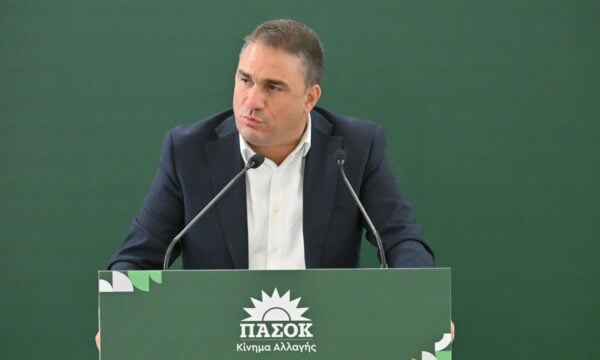 Τσουκαλάς σε Μαρινάκη για την παραπομπή Τριαντόπουλου: «Σταματήστε να περιφέρετε την αναξιοπιστία σας»