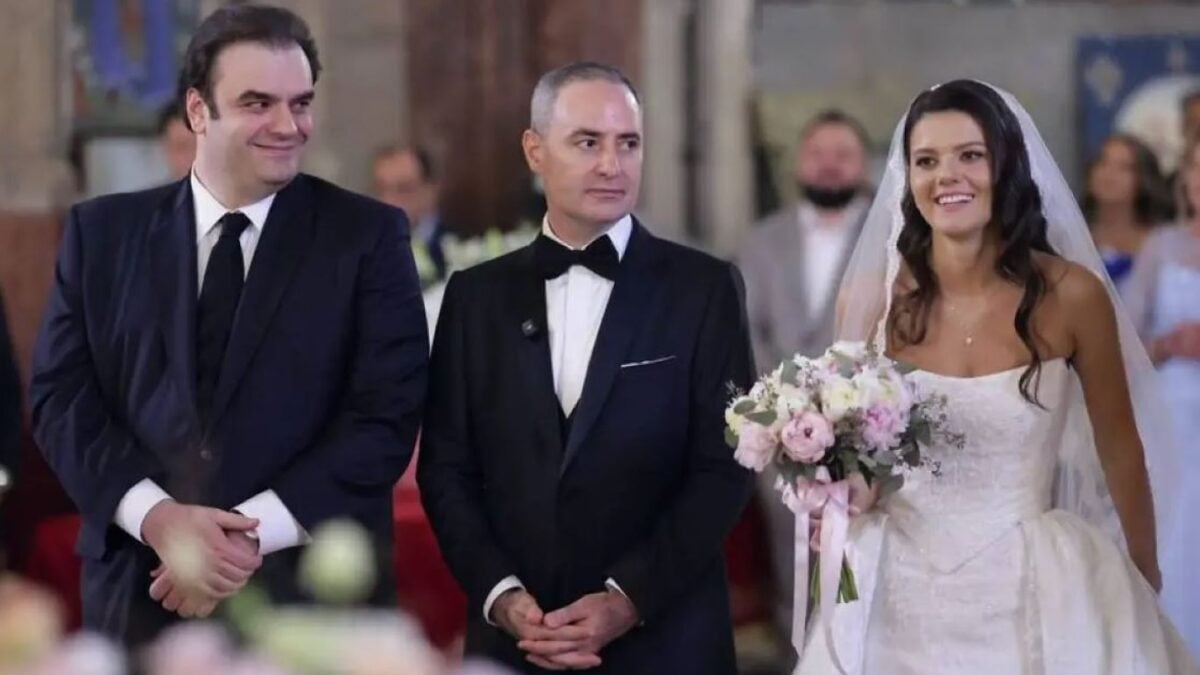 Ο Κυριάκος Πιερρακάκης πάντρεψε τον υπουργό Οικονομικών της Ρουμανίας: βίντεο και φωτογραφίες 2 Ο Κυριάκος Πιερρακάκης πάντρεψε τον υπουργό Οικονομικών της Ρουμανίας: βίντεο και φωτογραφίες