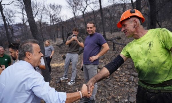 Ξεκινούν τα αντιδιαβρωτικά και αντιπλημμυρικά έργα στις πυρόπληκτες περιοχές της Δυτικής Αττικής – Αυτοψία του υπουργού Περιβάλλοντος Στ. Παπασταύρου