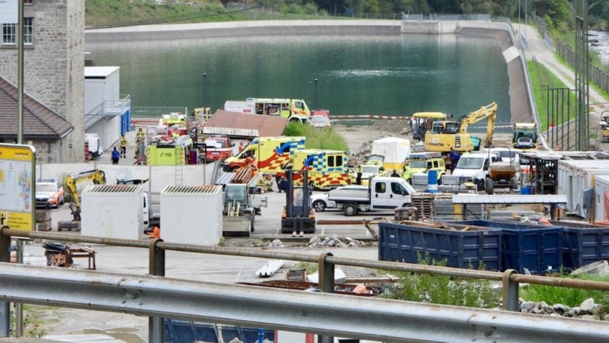 Ελβετία: Έκρηξη σε υδροηλεκτρικό σταθμό στο Τιτσίνο, αναφορές για τραυματίες 1 Ελβετία: Έκρηξη σε υδροηλεκτρικό σταθμό στο Τιτσίνο, αναφορές για τραυματίες