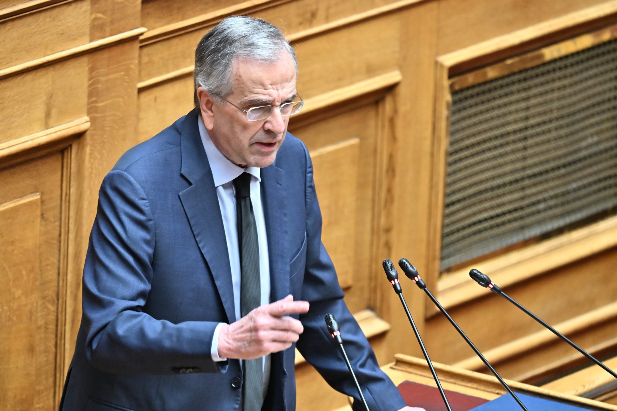 Σαμαράς για τις εξαγγελίες Τσίπρα: «Μεγάλα λόγια, Θεσσαλονίκη, αυταπάτες, στο ίδιο έργο θεατές…»