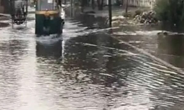 Ινδία: Στους 56 οι νεκροί από τις πλημμύρες και τις ισχυρές καταιγίδες στο Ούταρ Πραντές – ΒΙΝΤΕΟ