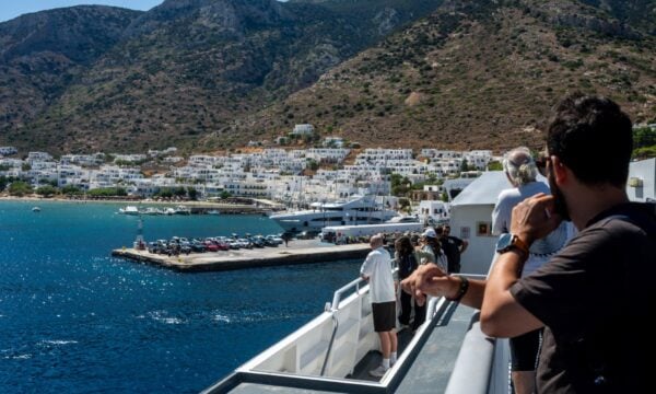 Τουρισμός: Ενισχυμένη κατά 8,6% η ταξιδιωτική κίνηση στο πρώτο επτάμηνο του 2026 – Τι απέφερε στην ελληνική οικονομία