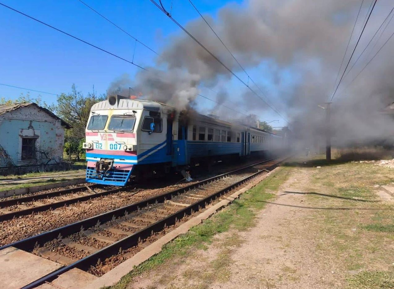 Ουκρανία: Έξι νεκροί και 34 τραυματίες από νέο κύμα ρωσικών επιθέσεων – Παιδιά μεταξύ των θυμάτων, χτυπήθηκε τρένο