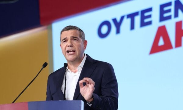 Τσίπρας: Οικονομικό πρόγραμμα της ΕΛ.Α.Σ. – Πατριωτική εισφορά, μείωση ΦΠΑ, αυξήσεις μισθών, επίδομα σε φοιτητές και κατάργηση των Πανελληνίων