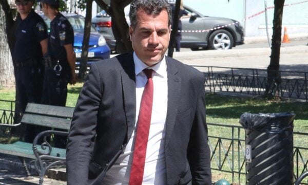 Πλεύρης: Τηλεφώνημα στον γιατρό του Μαζωνάκη – «Δηλαδή, τι παράλογο έκανα;» (Βίντεο)