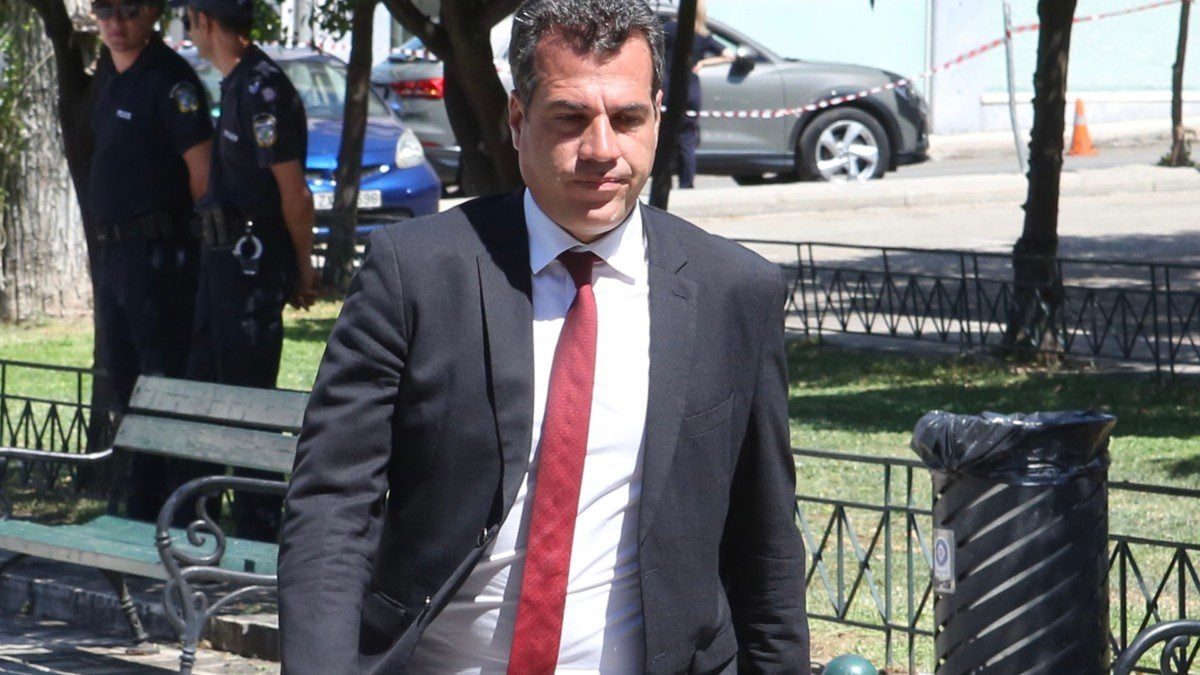 Πλεύρης: Τηλεφώνημα στον γιατρό του Μαζωνάκη – «Δηλαδή, τι παράλογο έκανα;» (Βίντεο)