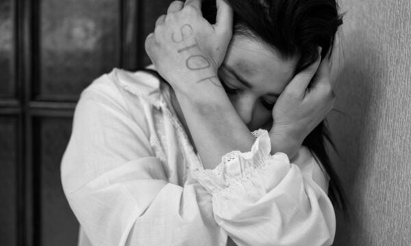 Φρίκη στη Βρετανία: Ομολόγησε ότι νάρκωνε και βίαζε μαζί με φίλους του για 20 χρόνια τη σύζυγό του