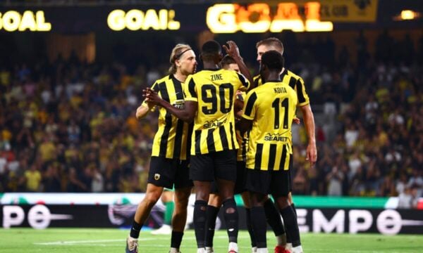 Super League: Βαθμολογία μετά τη νίκη της ΑΕΚ και την ισοπαλία του Ολυμπιακού