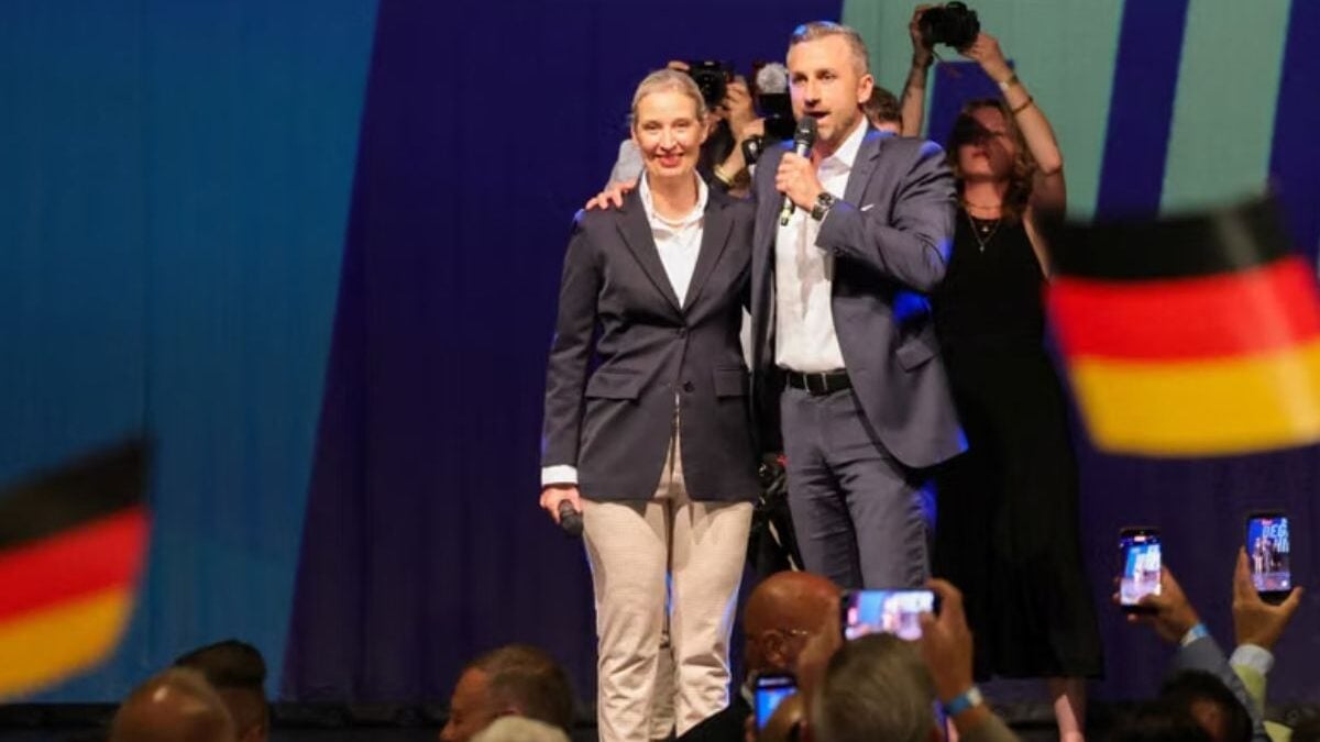 Γερμανία: Νίκη χωρίς αυτοδυναμία για το ακροδεξιό AfD στη Σαξονία-Άνχαλτ, προτείνει συνεργασία στο ηττημένο CDU 1 Γερμανία: Νίκη χωρίς αυτοδυναμία για το ακροδεξιό AfD στη Σαξονία-Άνχαλτ, προτείνει συνεργασία στο ηττημένο CDU