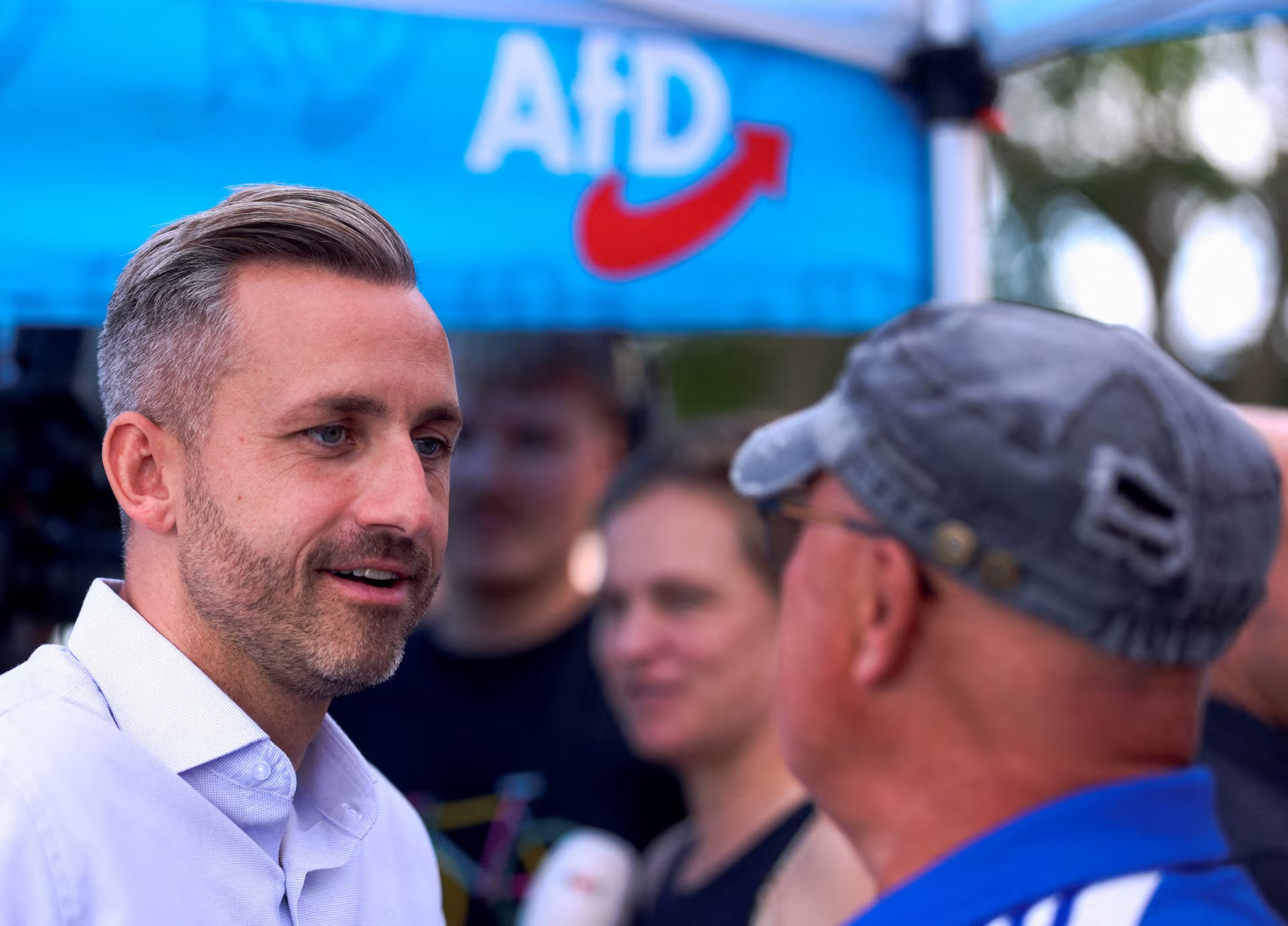 Γερμανία: Μανιφέστο του AfD μετά τον εκλογικό θρίαμβο – «Επαναμετανάστευση», λογοκρισία στην Τέχνη και διαχωρισμός στα σχολεία