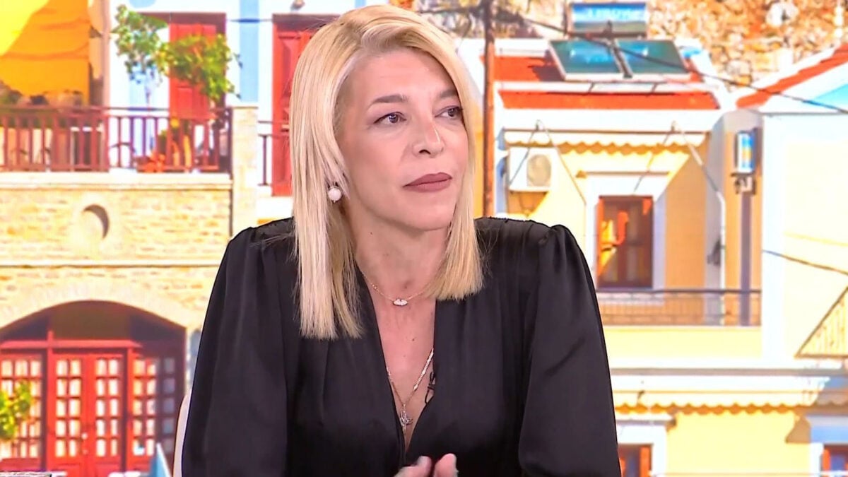 Αφροδίτη Νέστορα: Μιλά για τον χυδαίο τρόπο που χάθηκε η μητέρα της και πώς προσπαθεί να σταθεί στα πόδια της – ΒΙΝΤΕ 1 Αφροδίτη Νέστορα: Μιλά για τον χυδαίο τρόπο που χάθηκε η μητέρα της και πώς προσπαθεί να σταθεί στα πόδια της – ΒΙΝΤΕ