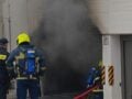 Ακρόπολη: Φωτιά με εκρήξεις σε υβριδικό αυτοκίνητο μέσα σε πάρκινγκ – Καταστράφηκε ολοσχερώς