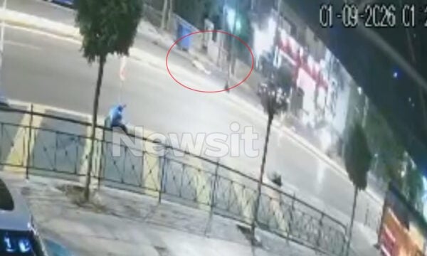 Η στιγμή του τροχαίου με τους τρεις νεκρούς στη λεωφόρο Αλεξάνδρας – Βίντεο ντοκουμέντο