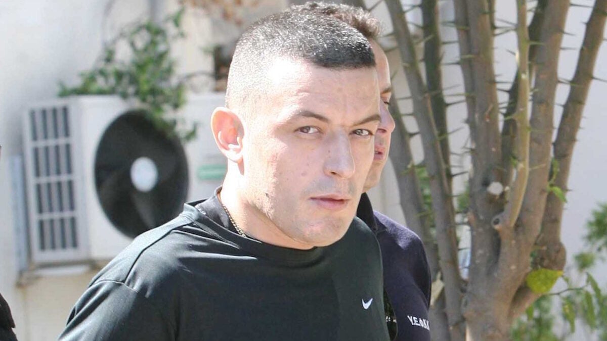 Ανάβυσσος: Εμπλοκή του βαρυποινίτη Αλκέτ Ριζάι στο περιστατικό με τους πυροβολισμούς – Τι «έδειξαν» κάμερες ασφαλείας 1 Ανάβυσσος: Εμπλοκή του βαρυποινίτη Αλκέτ Ριζάι στο περιστατικό με τους πυροβολισμούς – Τι «έδειξαν» κάμερες ασφαλείας
